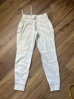 Lululemon Warm Down Women’s White Patterned Jogger Pants